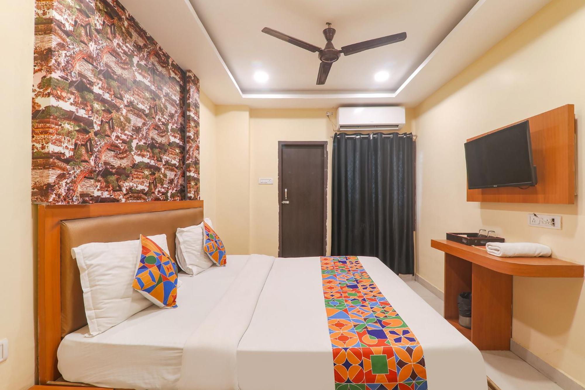 Fabhotel Swarn Banquet Kakarmatha Exterior foto