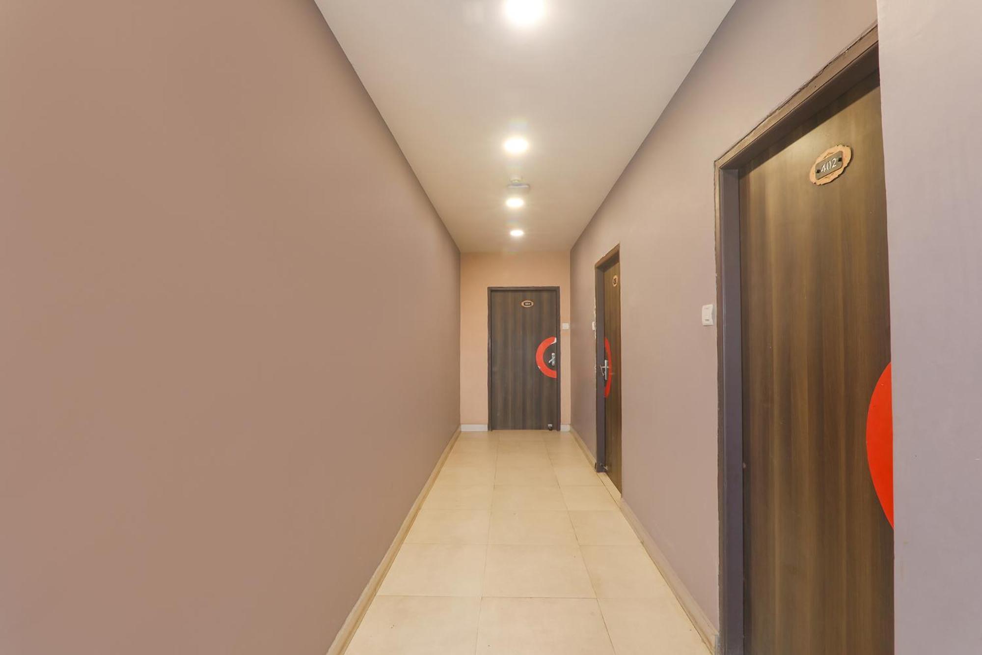 Fabhotel Swarn Banquet Kakarmatha Exterior foto