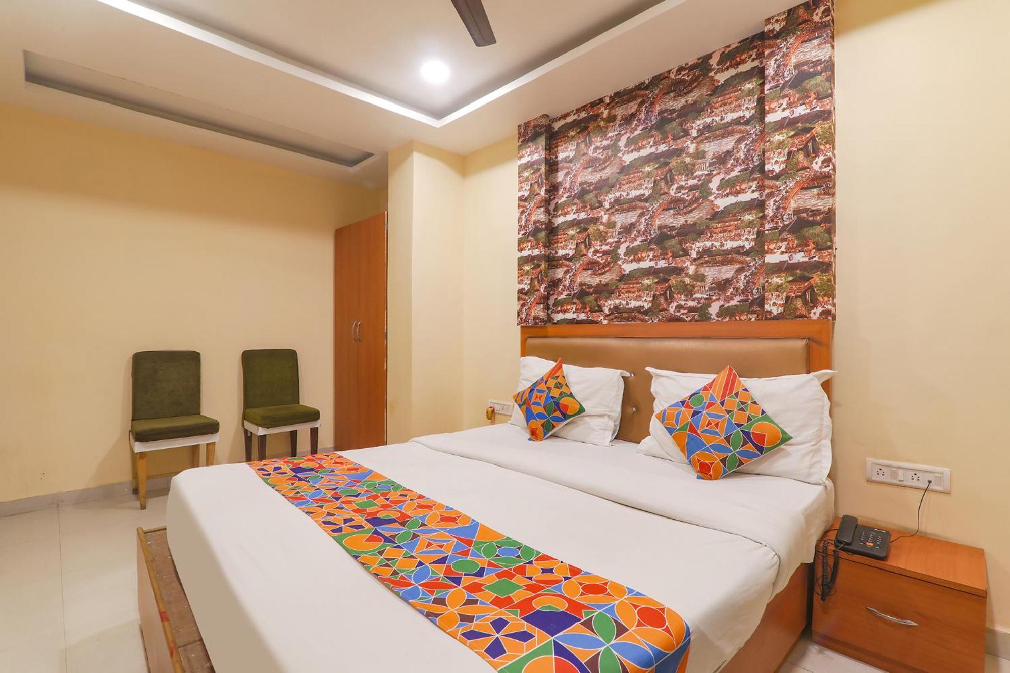 Fabhotel Swarn Banquet Kakarmatha Exterior foto