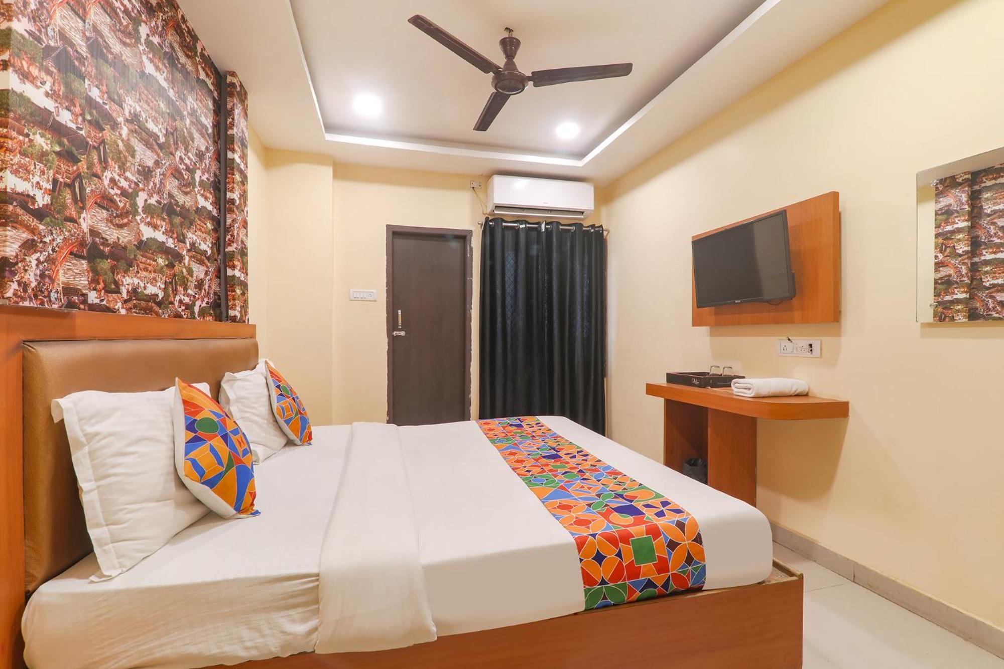 Fabhotel Swarn Banquet Kakarmatha Exterior foto